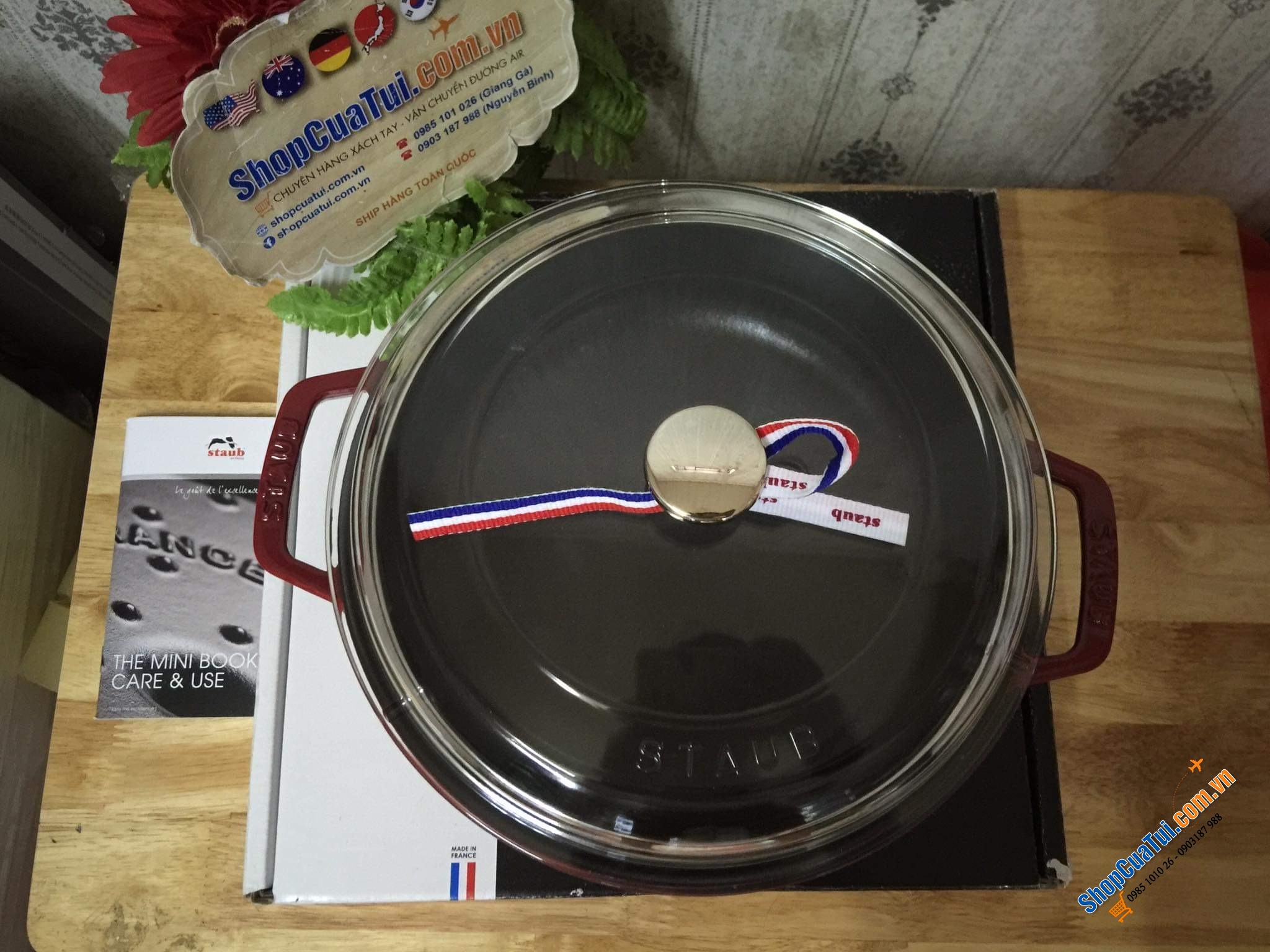 CHẢO NỒI NẮP THUỶ TINH STAUB 24 CM ĐỎ CHERRY.