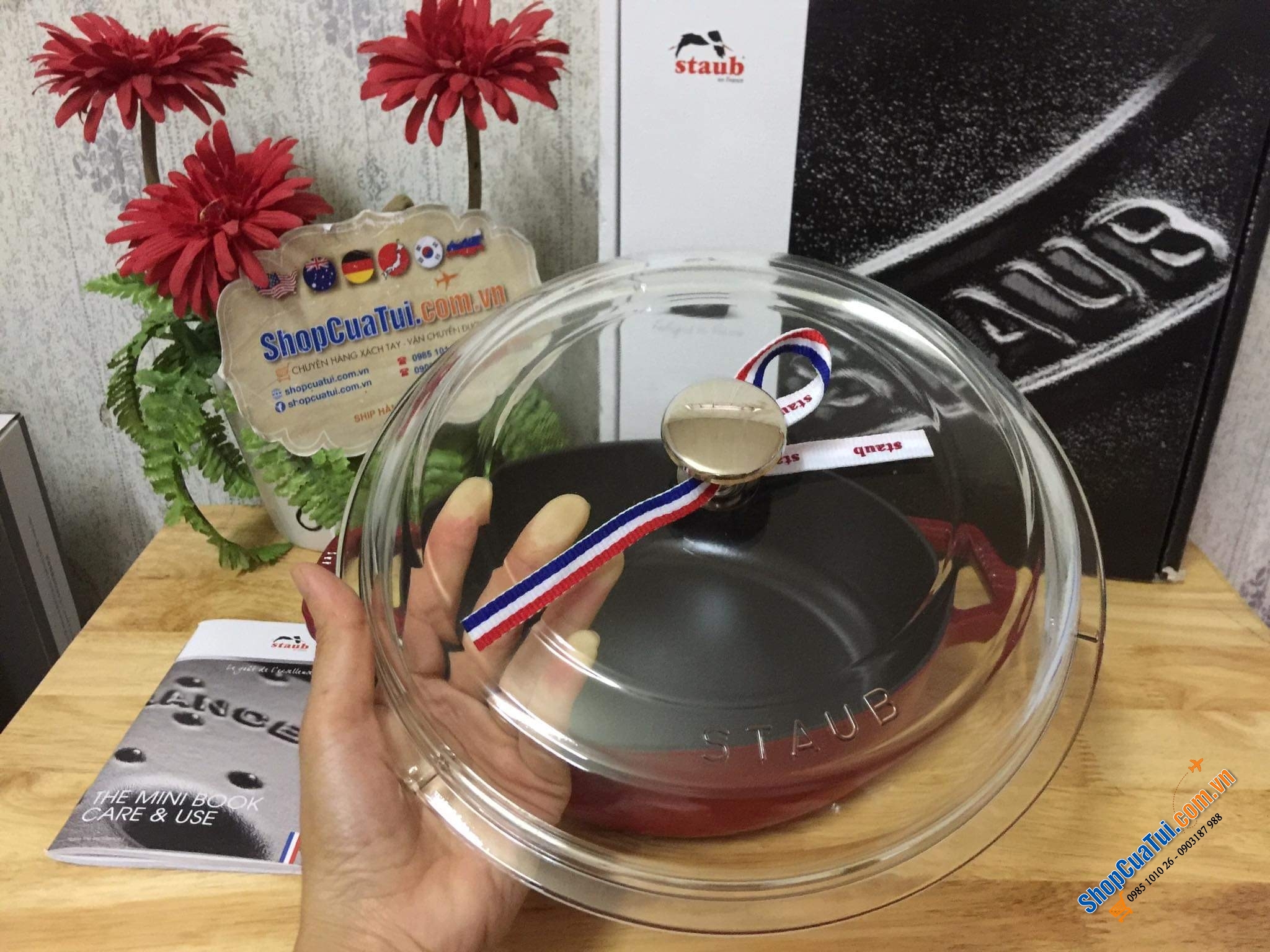 CHẢO NỒI NẮP THUỶ TINH STAUB 26 CM MÀU ĐỎ CHERRY.