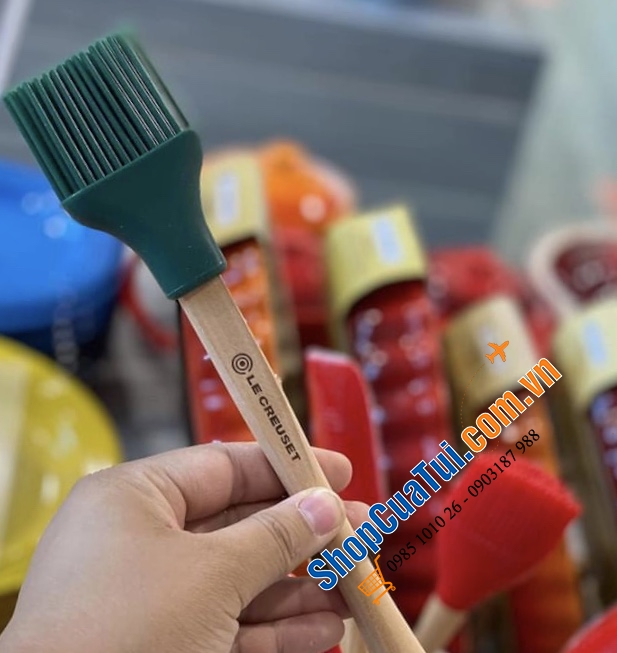 CHỔI SILICON DÀI ĐỦ SẮC MÀU LE CREUSET 29 CM.