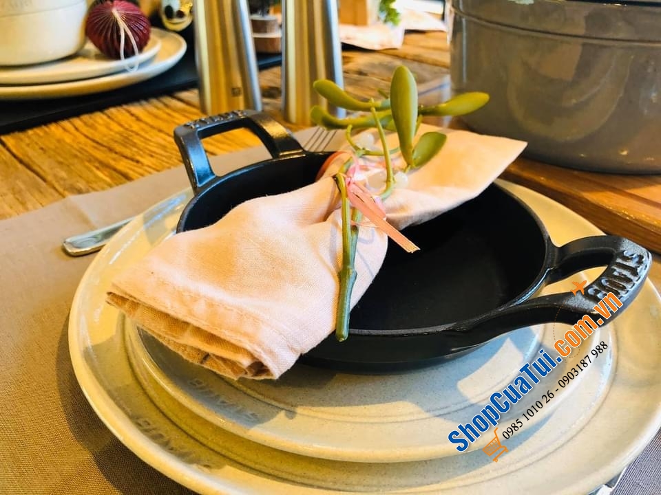 CHẢO STAUB- KHAY NƯỚNG BỎ LÒ 16 CM.