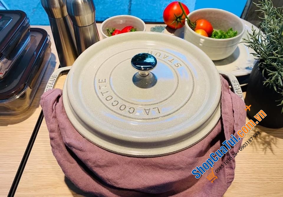 NỒI GANG STAUB CREAM XÁM 22 CM - HIẾM SALE - Màu WHITE TRUFFLE.