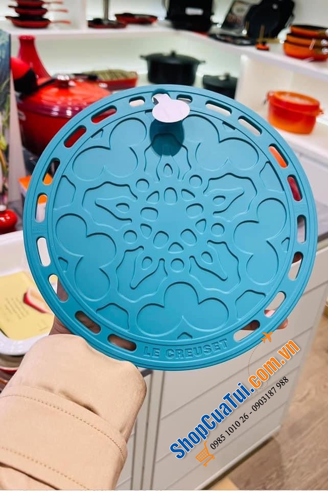 LÓT NỒI LE CREUSET HOẠ TIẾT HOA 20 CM.