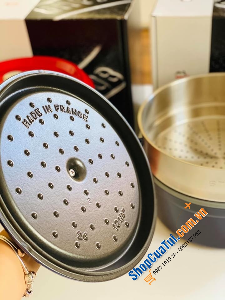 NỒI GANG ĐÚC STAUB + KÈM XỬNG MÀU - SIZE 26CM.