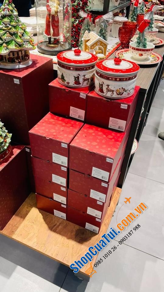 Set 3 hũ có nắp đậy bằng sứ Villeroy & Boch Winter Bakery Delight - hàng Noel cao cấp made in Germany - sang trọng vượt thời gian, thiết kế sáng tạo và chất lượng đặc biệt.