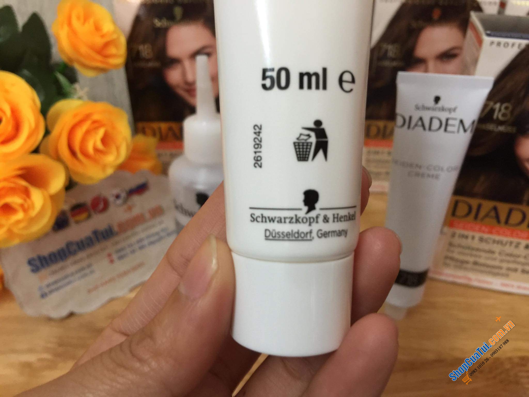 Thuốc nhuộm tóc nữ PHỦ BẠC  Diadem Schwarzkopf- hàng nội địa Đức - Số 718 màu nâu hạt dẻ tự nhiên.