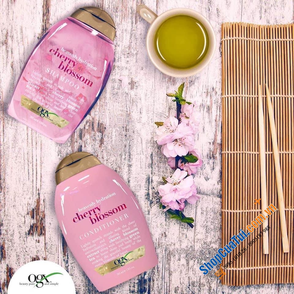 Cặp dầu Gội và Xả cao cấp OGX Heavenly Hydration Cherry Blossom 385ml- hoa anh đào và trà xanh giúp cung cấp độ ẩm, cung cấp chất dinh dưỡng cho mái tóc mềm mại, khoẻ mạnh