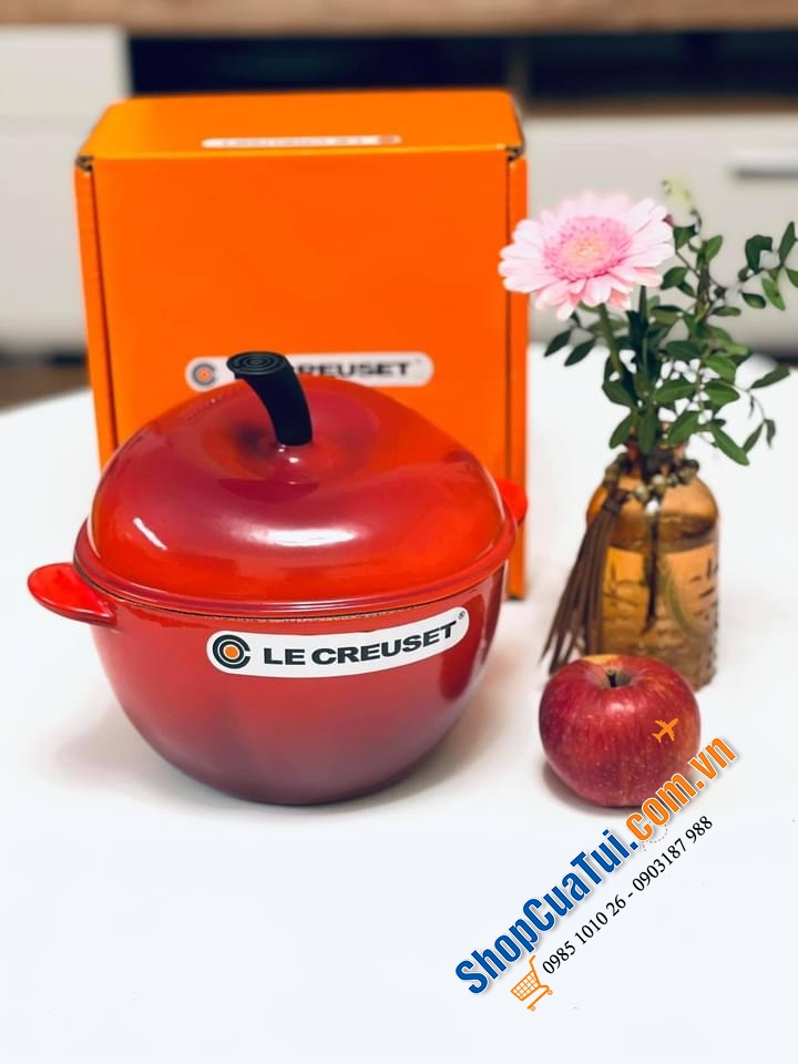NỒI GANG ĐÚC QUẢ TÁO LE CREUSET ĐỎ 18 CM - 2,1 Lit.