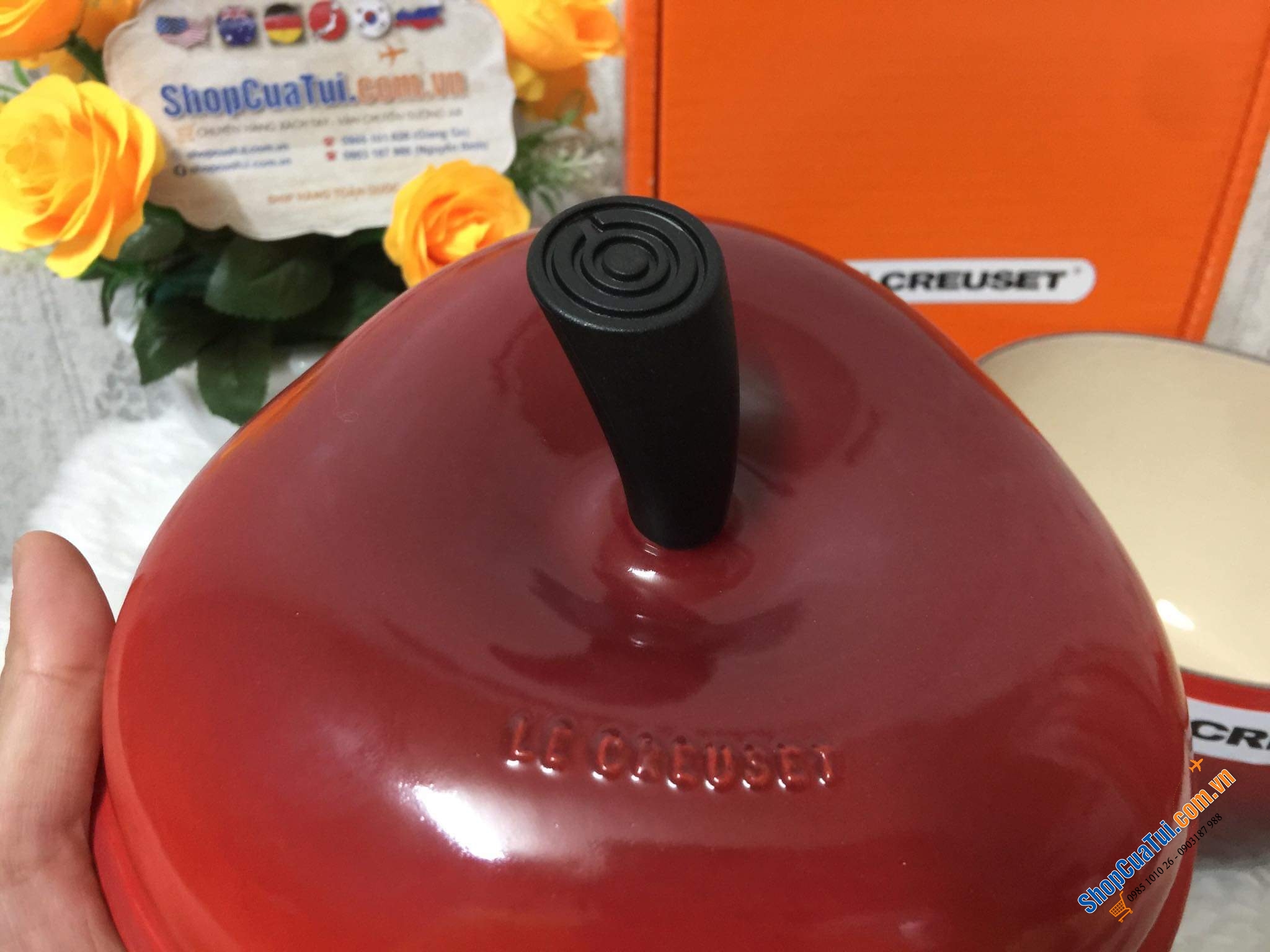NỒI GANG ĐÚC QUẢ TÁO LE CREUSET ĐỎ 18 CM - 2,1 Lit.