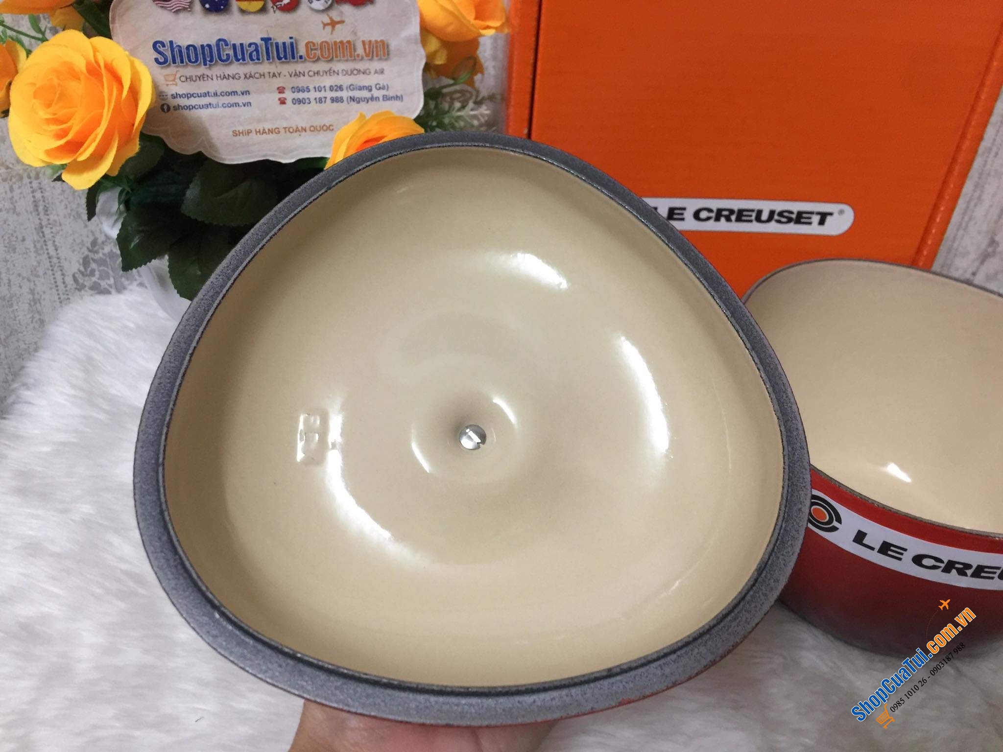 NỒI GANG ĐÚC QUẢ TÁO LE CREUSET ĐỎ 18 CM - 2,1 Lit.