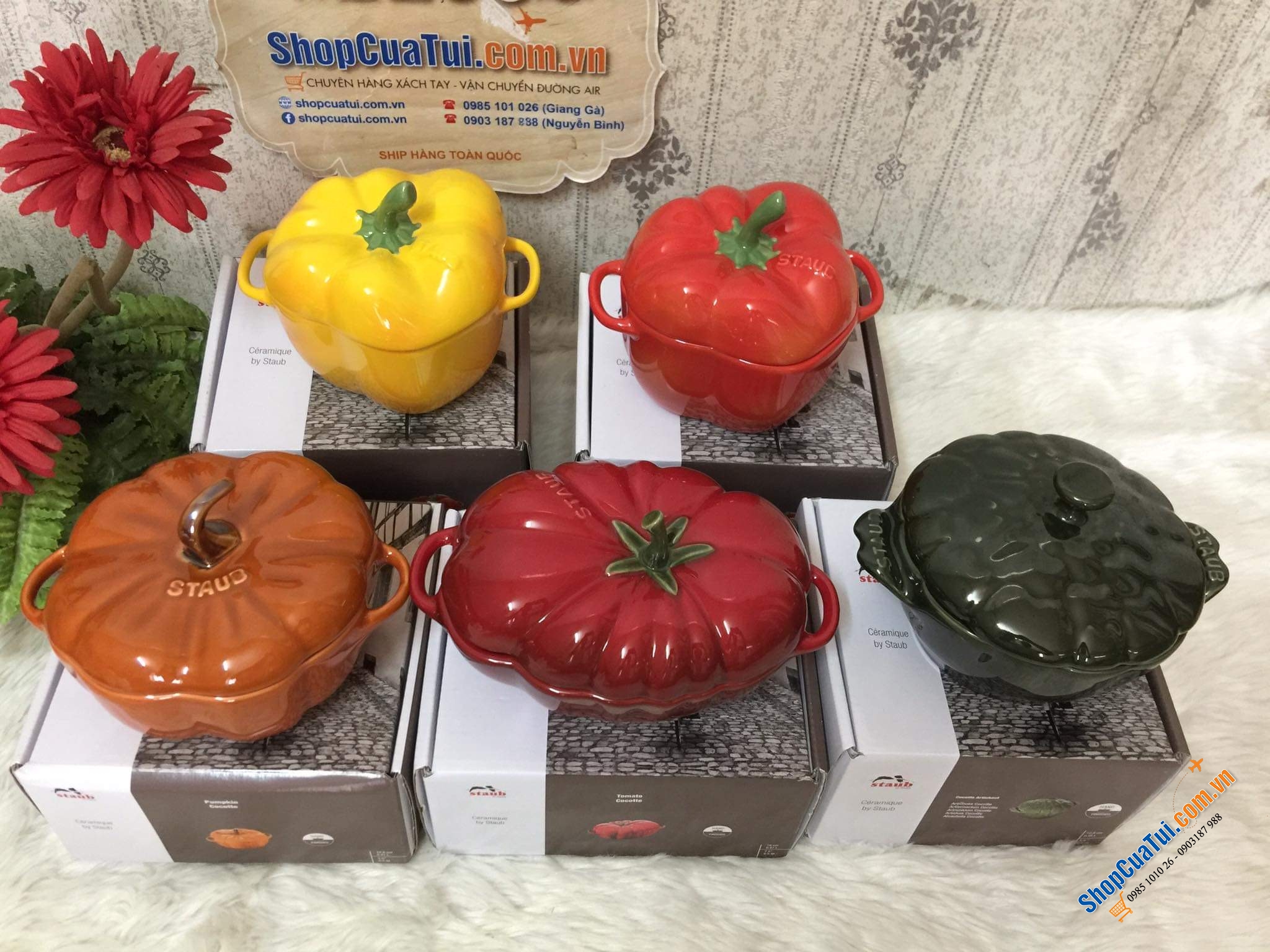 Set 5 thố sứ củ quả Staub, Combo 5 âu sứ Staub:  Âu ớt chuông đỏ và vàng Staub , Âu cà chua, Âu bí Ngô  staub, âu atiso - đựng bánh, kẹo mứt... đựng soup, đồ ăn bỏ lò, hầm ... nhất là món tôm phủ pho mai thì gọi là quá đỉnh
