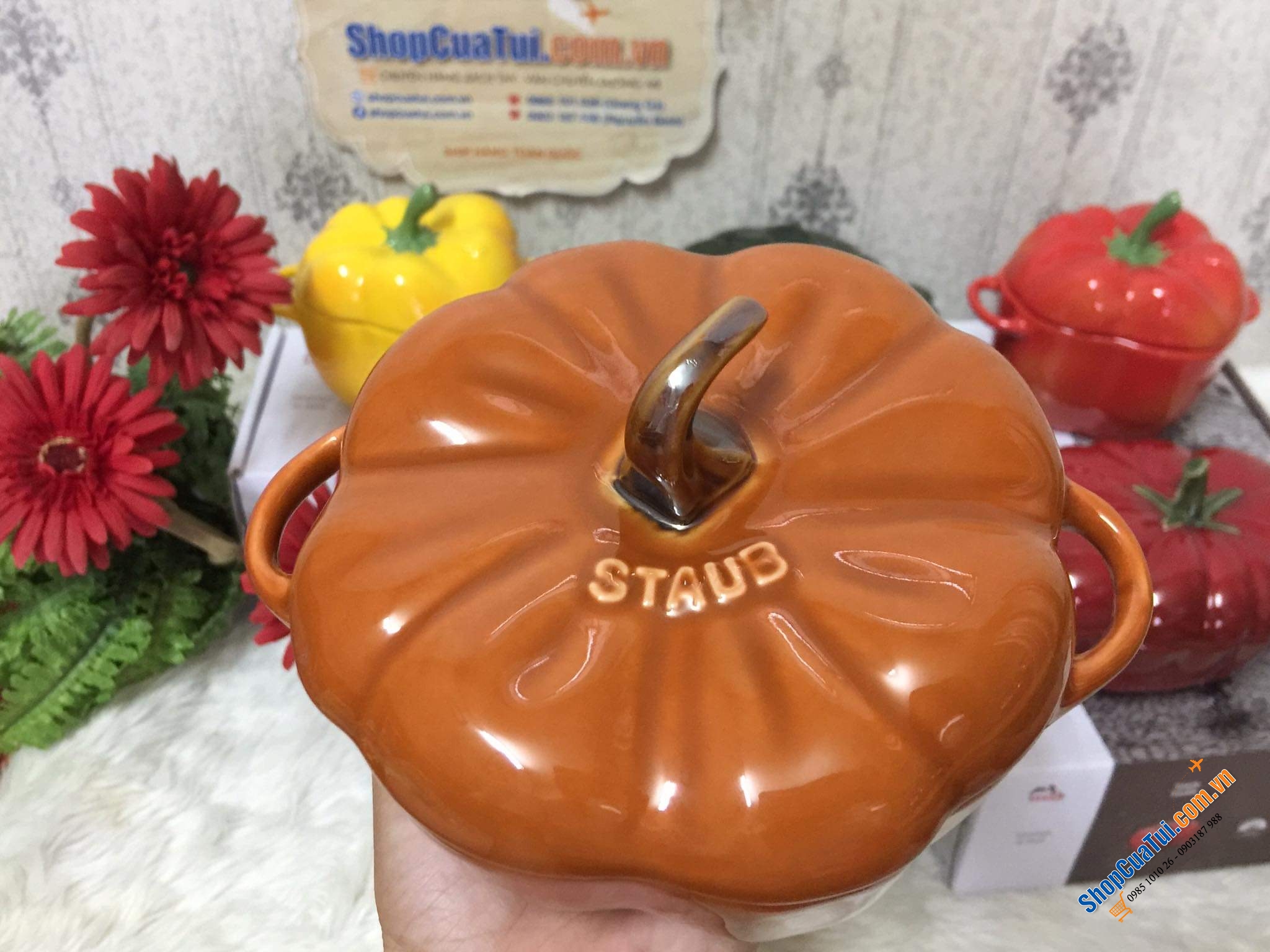 Set 5 thố sứ củ quả Staub, Combo 5 âu sứ Staub:  Âu ớt chuông đỏ và vàng Staub , Âu cà chua, Âu bí Ngô  staub, âu atiso - đựng bánh, kẹo mứt... đựng soup, đồ ăn bỏ lò, hầm ... nhất là món tôm phủ pho mai thì gọi là quá đỉnh