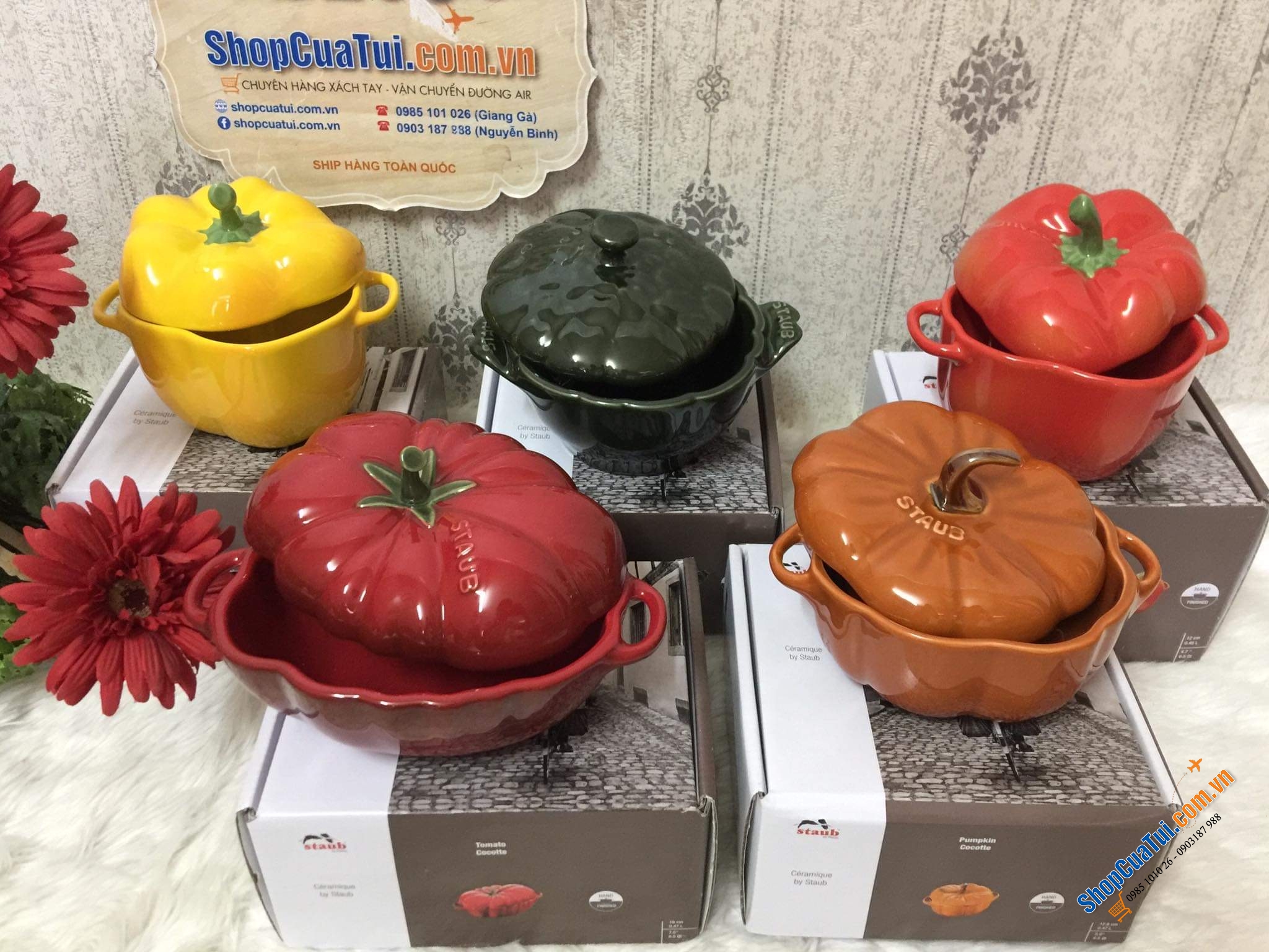 Set 5 thố sứ củ quả Staub, Combo 5 âu sứ Staub:  Âu ớt chuông đỏ và vàng Staub , Âu cà chua, Âu bí Ngô  staub, âu atiso - đựng bánh, kẹo mứt... đựng soup, đồ ăn bỏ lò, hầm ... nhất là món tôm phủ pho mai thì gọi là quá đỉnh