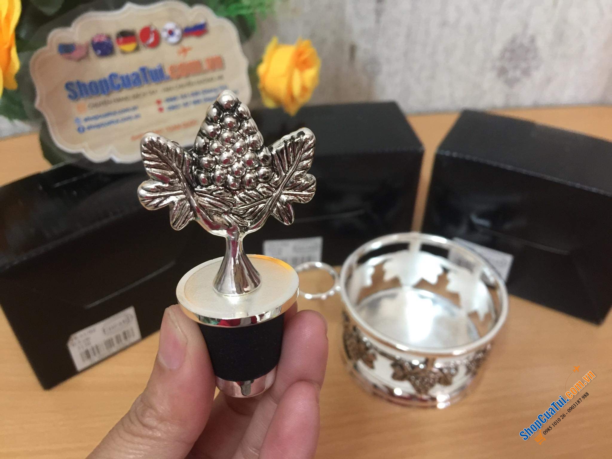 SET GIÁ RƯỢU VANG KÈM NÚT RƯỢU VANG HÌNH TRÁI NHO MẠ BẠC CỰC SANG EDZARD GERMANY