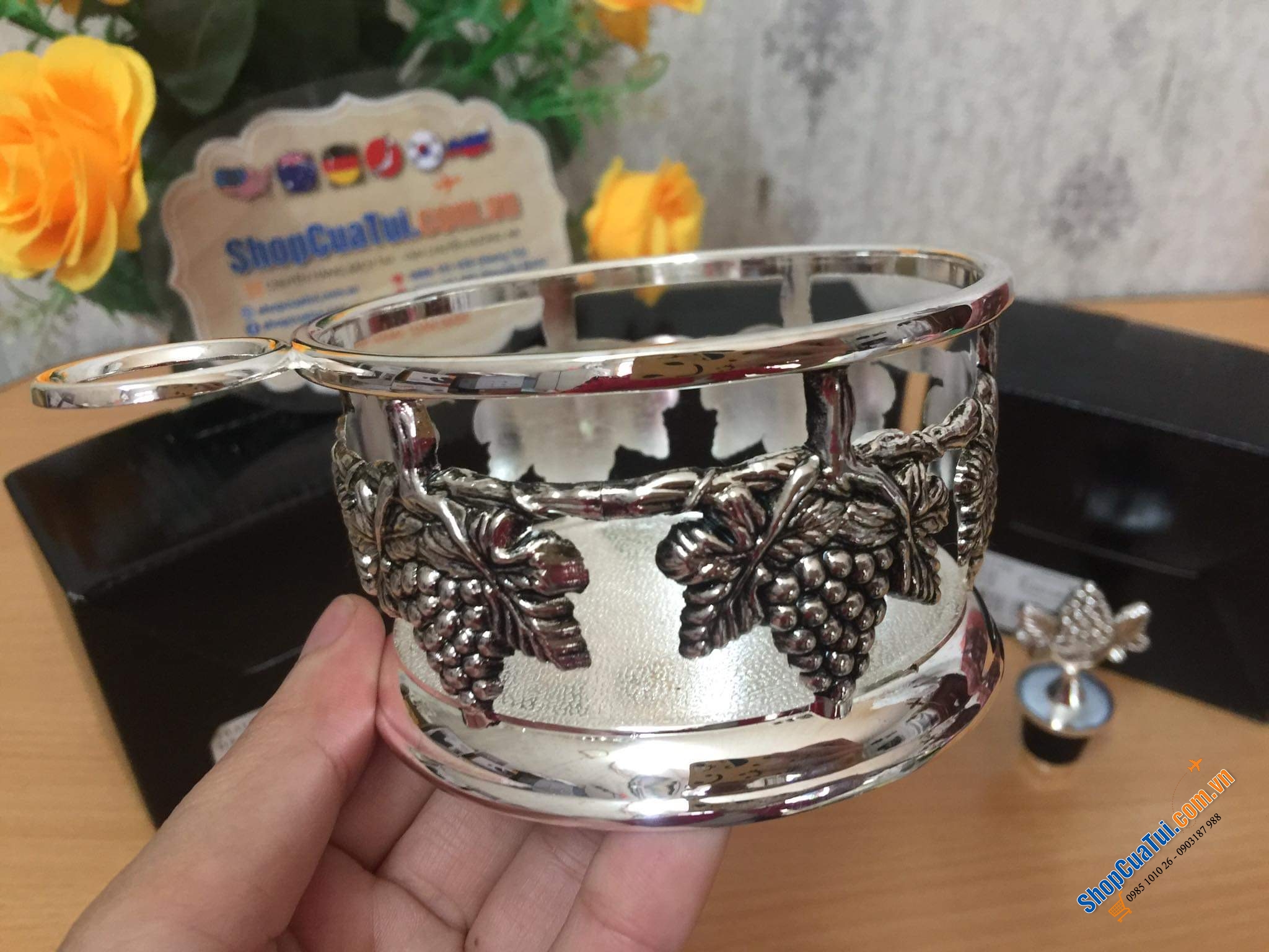 SET GIÁ RƯỢU VANG KÈM NÚT RƯỢU VANG HÌNH TRÁI NHO MẠ BẠC CỰC SANG EDZARD GERMANY