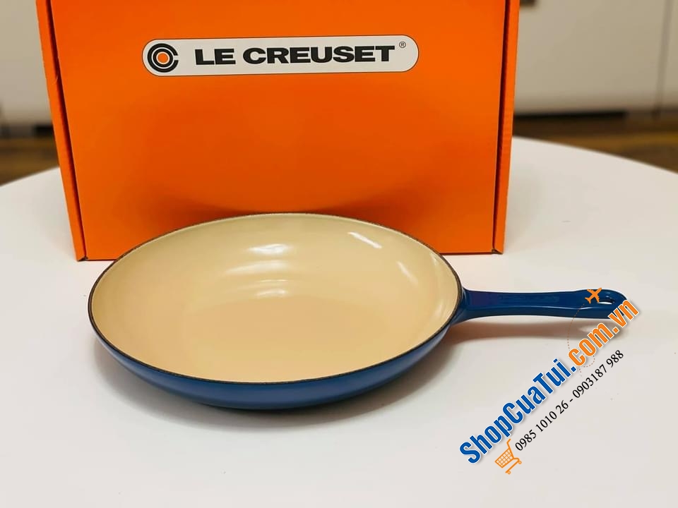 CHẢO LE CREUSET 28 cm OMELET PAN MÀU XANH LAPIS.