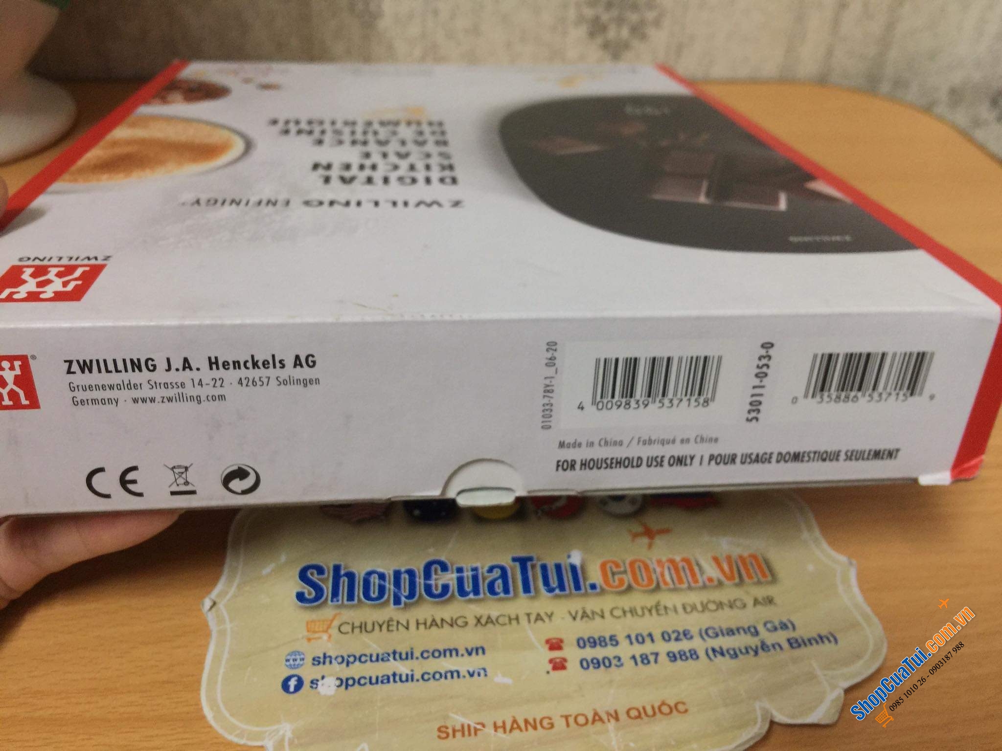 CÂN NHÀ BẾP HIỆN ĐẠI NHẤT ZWILLING DÙNG SẠC MÀU ĐEN / TRẮNG.