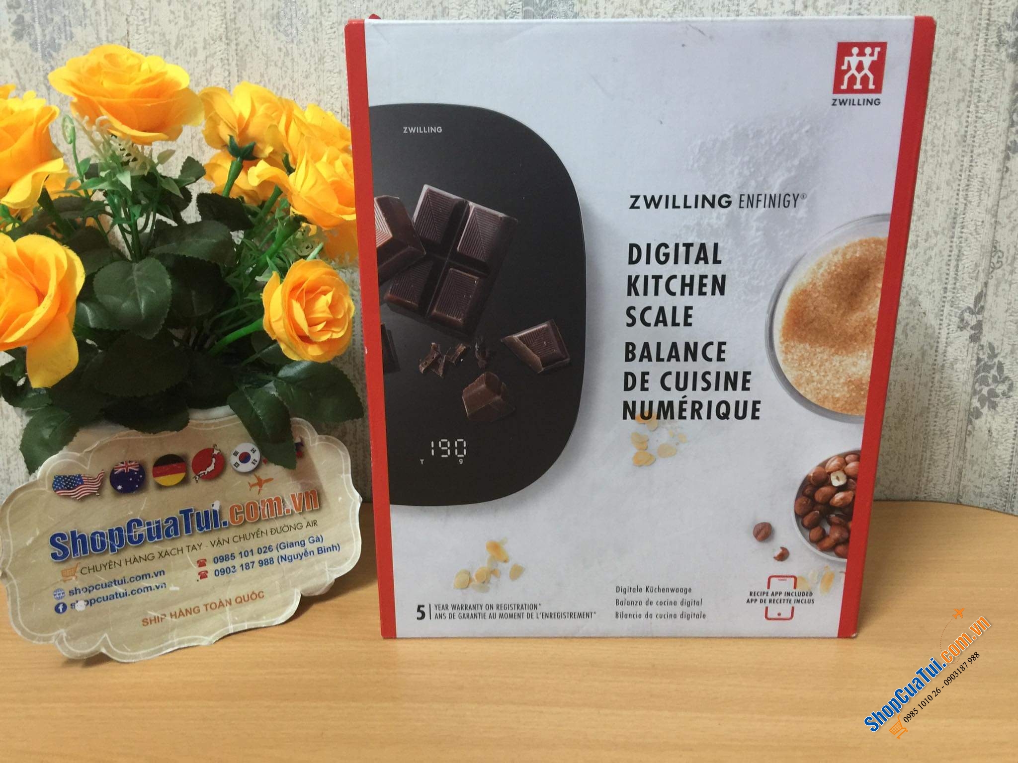 CÂN NHÀ BẾP HIỆN ĐẠI NHẤT ZWILLING DÙNG SẠC MÀU ĐEN / TRẮNG.