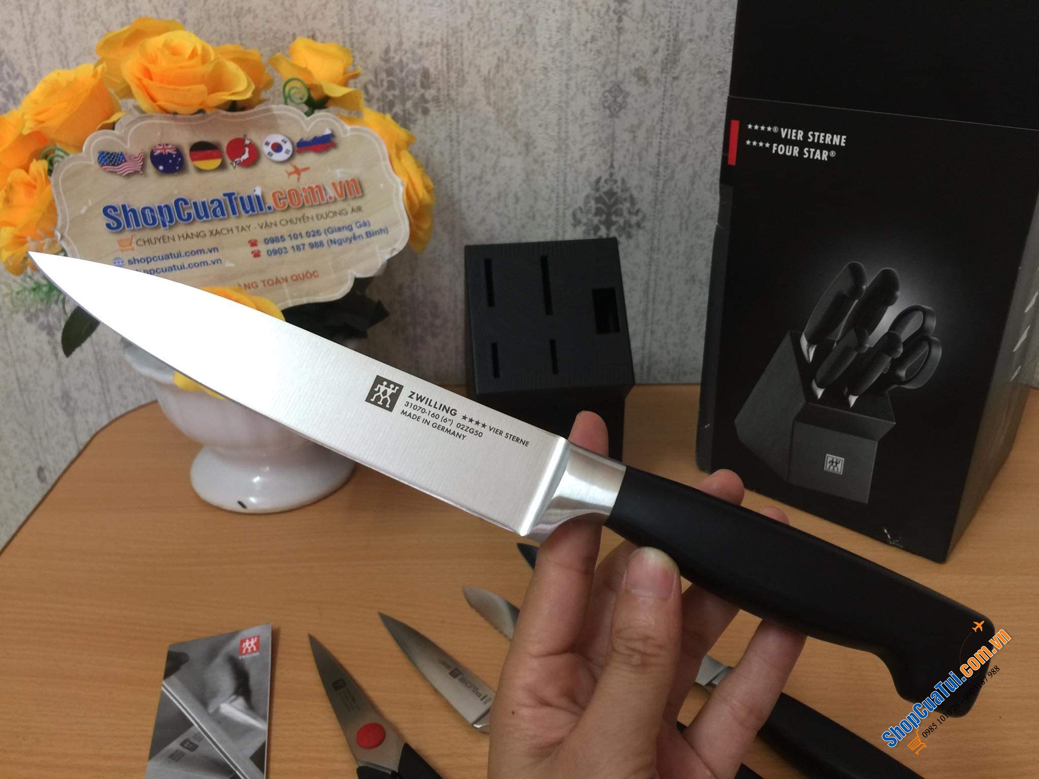 Bộ dao Zwilling Vier Sterne Four Star đốc đen thuộc dòng dao đắt nhất hiện nay của Zwilling danh giá.