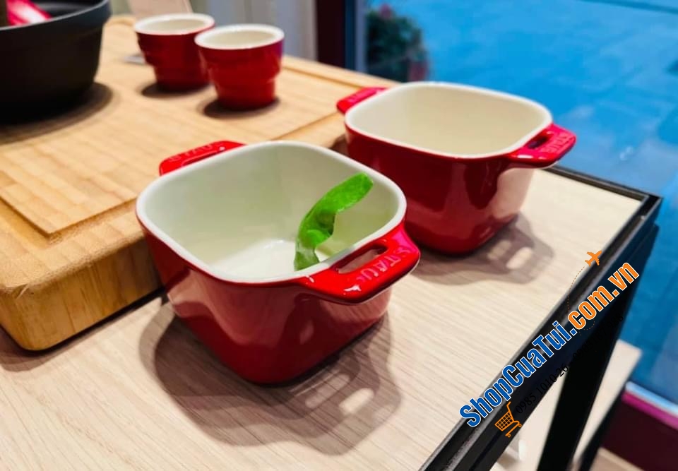SET 2 HŨ ĐỰNG MINI STAUB ĐỎ 8 cm