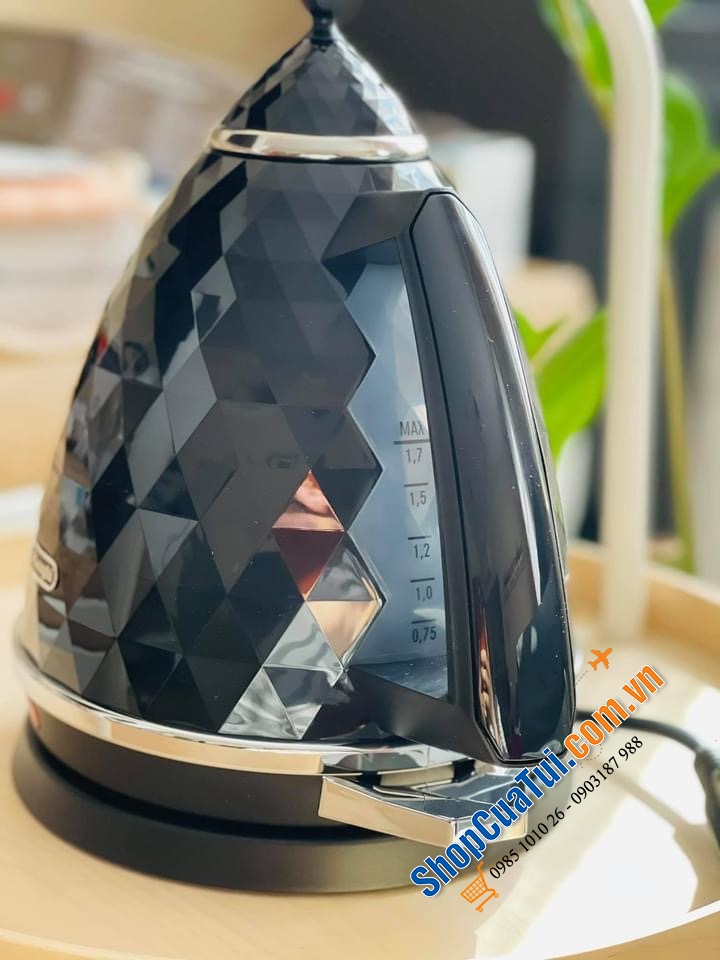 Ấm siêu tốc Delonghi kim cương-  mẫu mới modern đẹp và sang trọng.