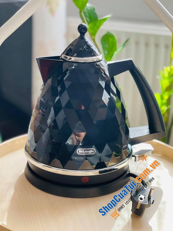 Ấm siêu tốc Delonghi kim cương-  mẫu mới modern đẹp và sang trọng.