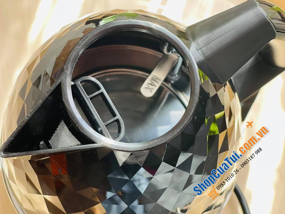 Ấm siêu tốc Delonghi kim cương-  mẫu mới modern đẹp và sang trọng.