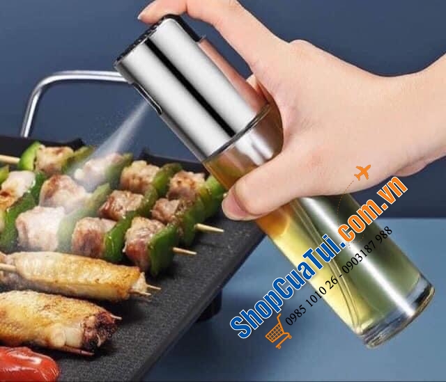 Bình xịt dầu giấm wmf mẫu mới tinh đặt lên bàn tiệc siêu sang.