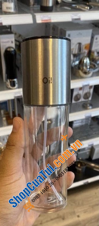 Bình xịt dầu giấm wmf mẫu mới tinh đặt lên bàn tiệc siêu sang.