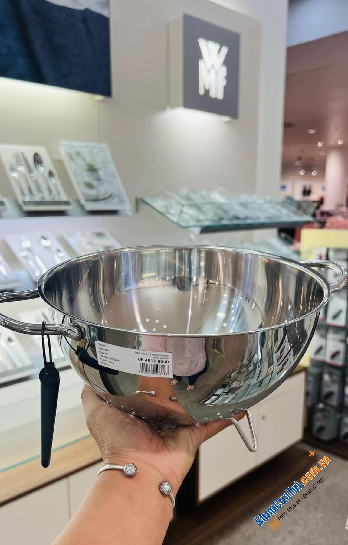 RỔ WMF GOURMET SEIHER 24CM; INOX, 3 CHÂN.
