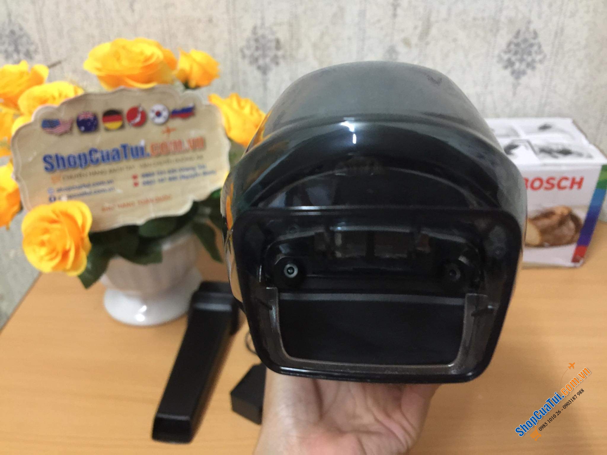 MÁY HÚT BỤI CẦM TAY BOSCH MÀU TRẮNG.