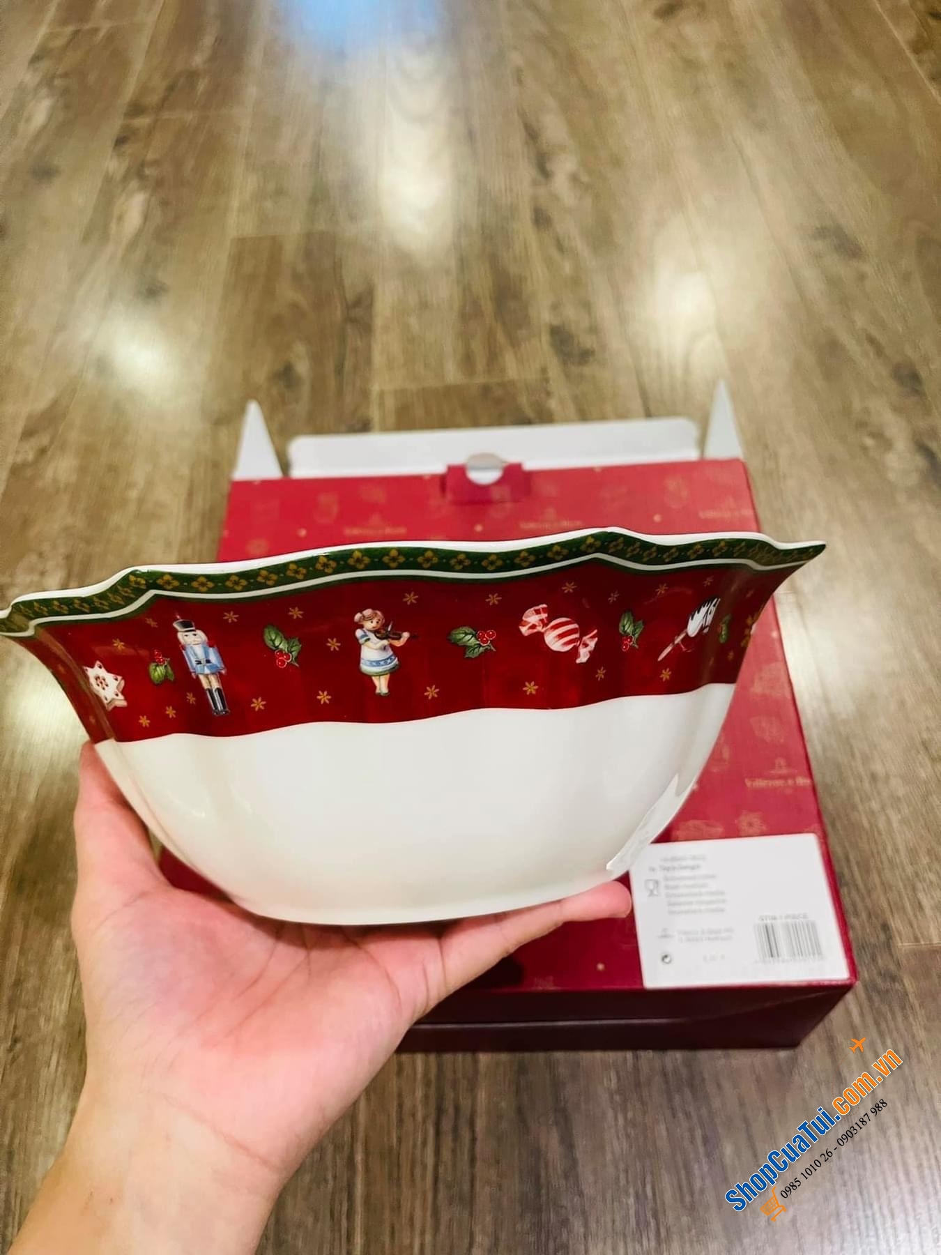 BÁT ĐỰNG CANH VILLEROY BOCH 26 CM hoạ tiết Noel