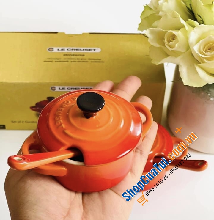 Set đôi nồi gốm mini đựng gia vị nhỏ bày bàn ăn Le creuset.