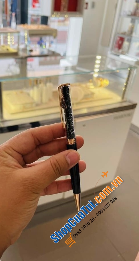 BÚT KÍ SWAROVSKI ĐEN CÓ HÌNH LÔNG VŨ ĐÍNH ĐÁ.