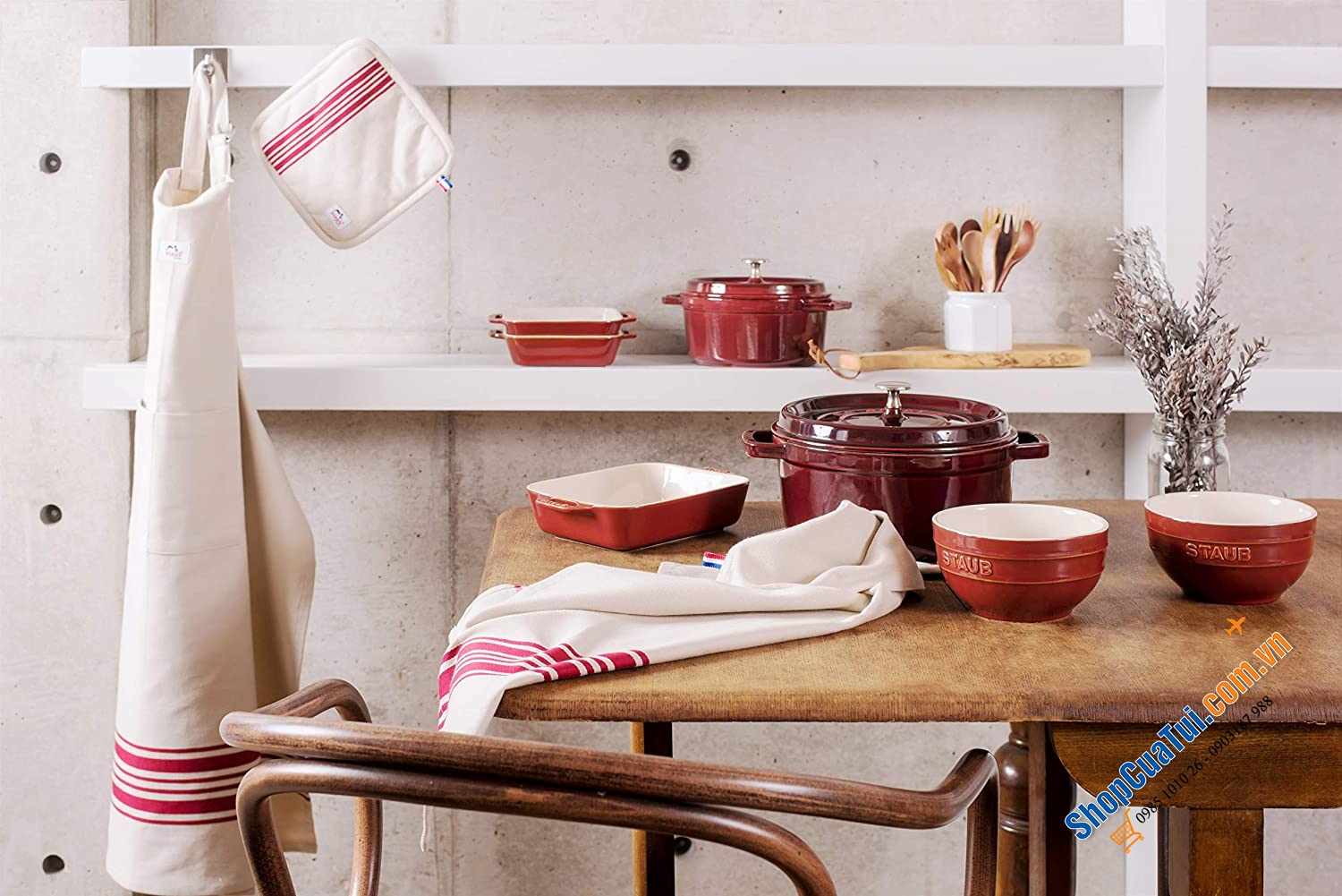 TẠP DỀ CHÍNH HÃNG STAUB - GERMANY - màu đỏ