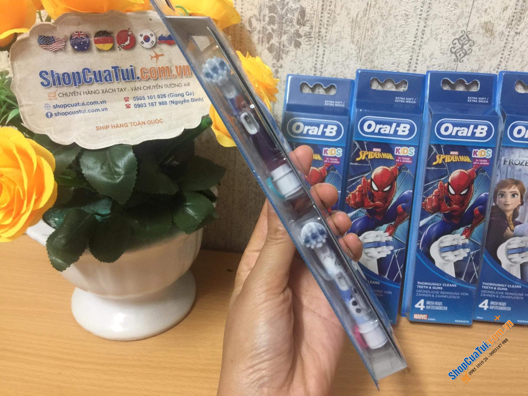 Set 3 hoặc 4 đầu bàn chải điện trẻ em Oral-B Stages Power có sẵn hình cho bé gái & hình cho bé trai