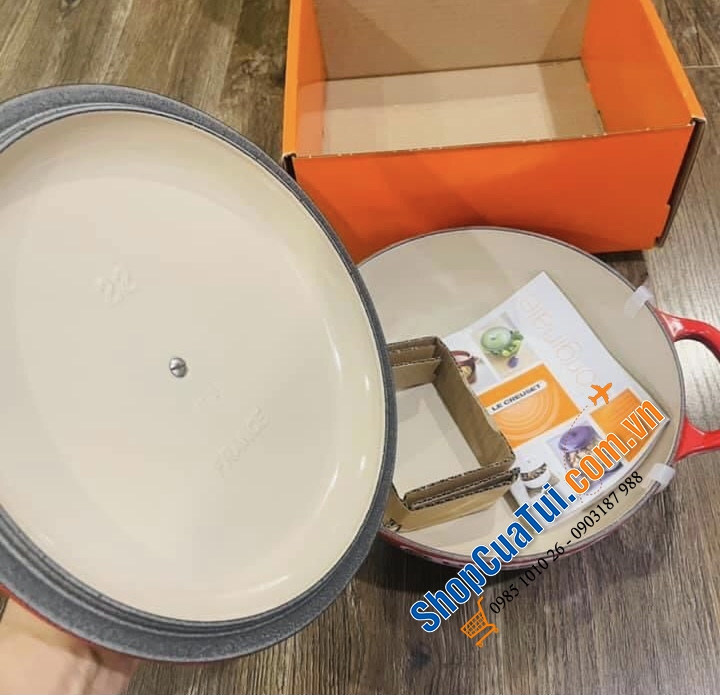 Nồi chảo Le Creuset Stew pot 22 cm màu đỏ Cao 10.5cm Dung tích 2.2l