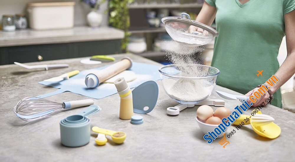 Gậy làm bánh, Cây lăn bột Joseph Joseph thông minh cho các mẹ nội trợ đảm đang hay cho các bé phụ mẹ nấu nướng - màu mint
