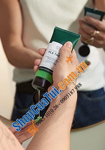 Tẩy da chết - Tẩy Tế Bào Chết Chiết Xuất Tràm The Body Shop Tea Tree Squeaky-Clean Scrub 100ml.