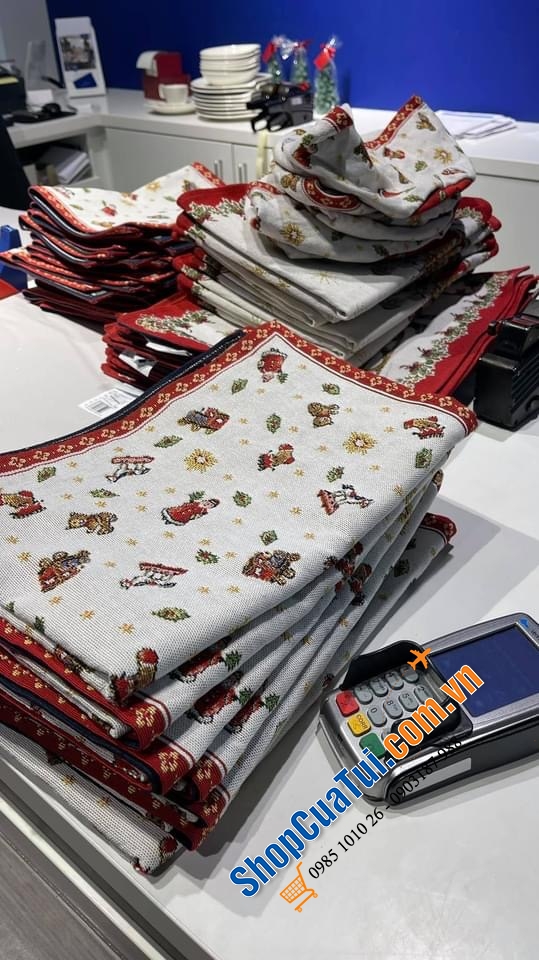 KHĂN TRẢI BÀN ĂN VILLEROY BOCH MẪU NOEL - Kích thước 149x43 cm.