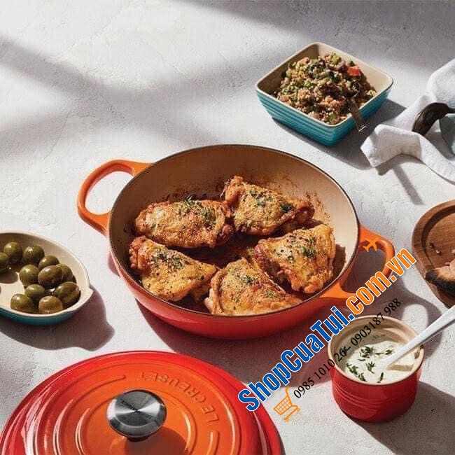 NỒI CHẢO LE CREUSET Gourmet Profitopf Evo 26cm -  2,2 lit. MÀU CAM - MÀU ĐỎ - MÀU TRẮNG NGÀ MERINGUE.