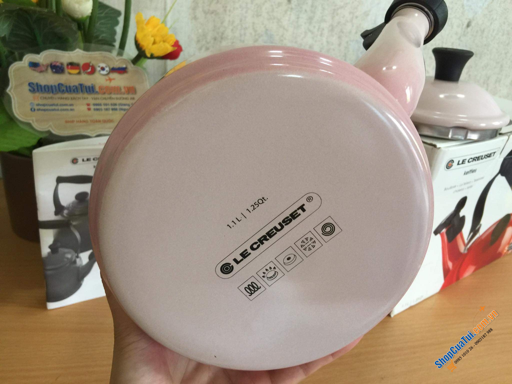 Ấm Đun Nước Le Creuset DEMI SHELL PINK 1,1lit. Màu hồng