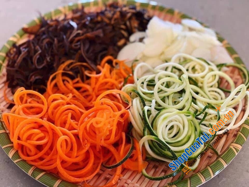 Nạo xoắn cầm tay Joseph Joseph SpiroGo.