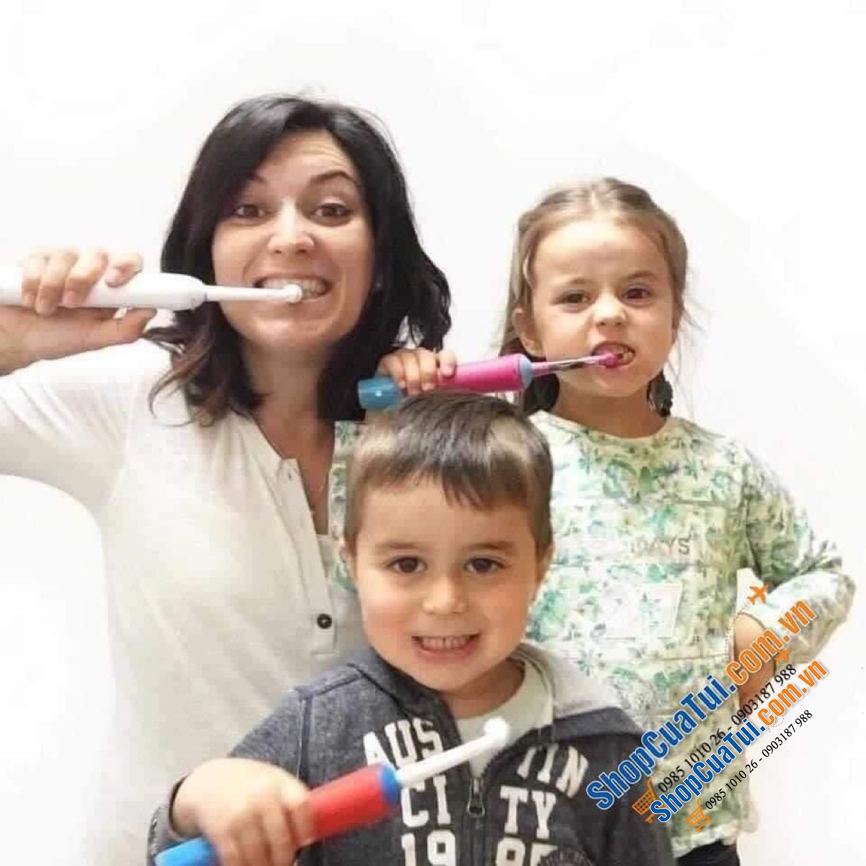 Bàn chải điện Oral B cho trẻ em - đầu chải nhỏ hơn bàn chải người lớn, không hại răng sữa. MADE IN GERMANY.