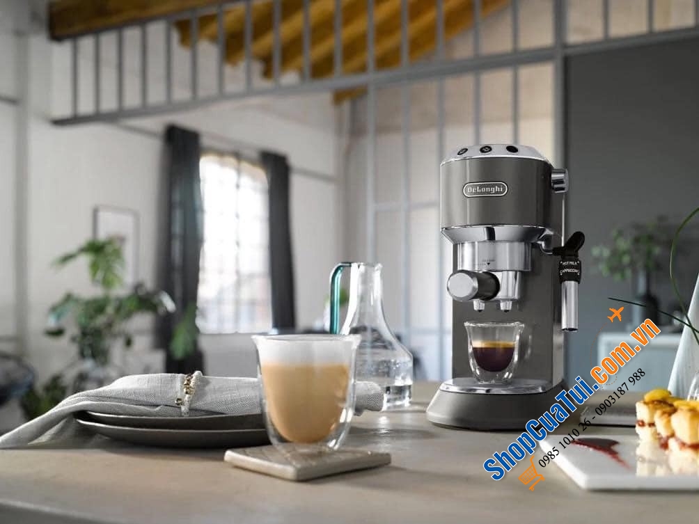 Máy pha cà phê Delonghi EC785 Dedica Metallics - Thưởng thức trọn vẹn cà phê đen, Espresso, Capuchino tại gia đình - Màu xám titan siêu sang.