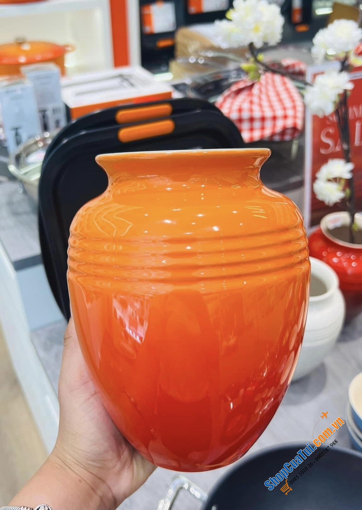 LỌ HOA GỐM LE CREUSET 19 CM MÀU ĐỎ, MÀU CAM