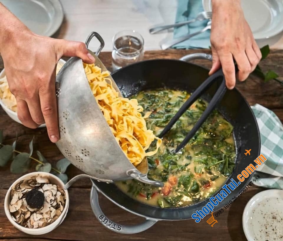 GẮP SILICON STAUB.