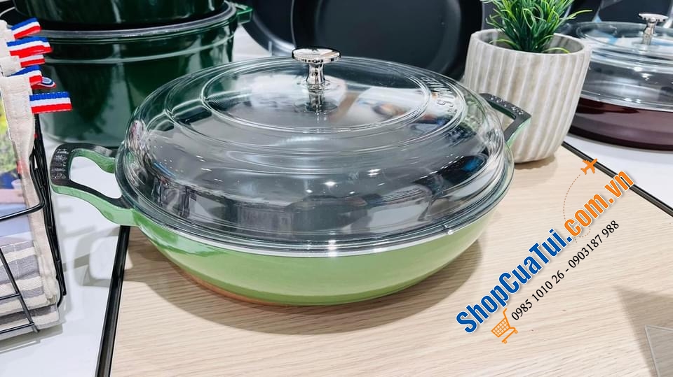 Nồi Staub vung kính màu xanh lá 30cm