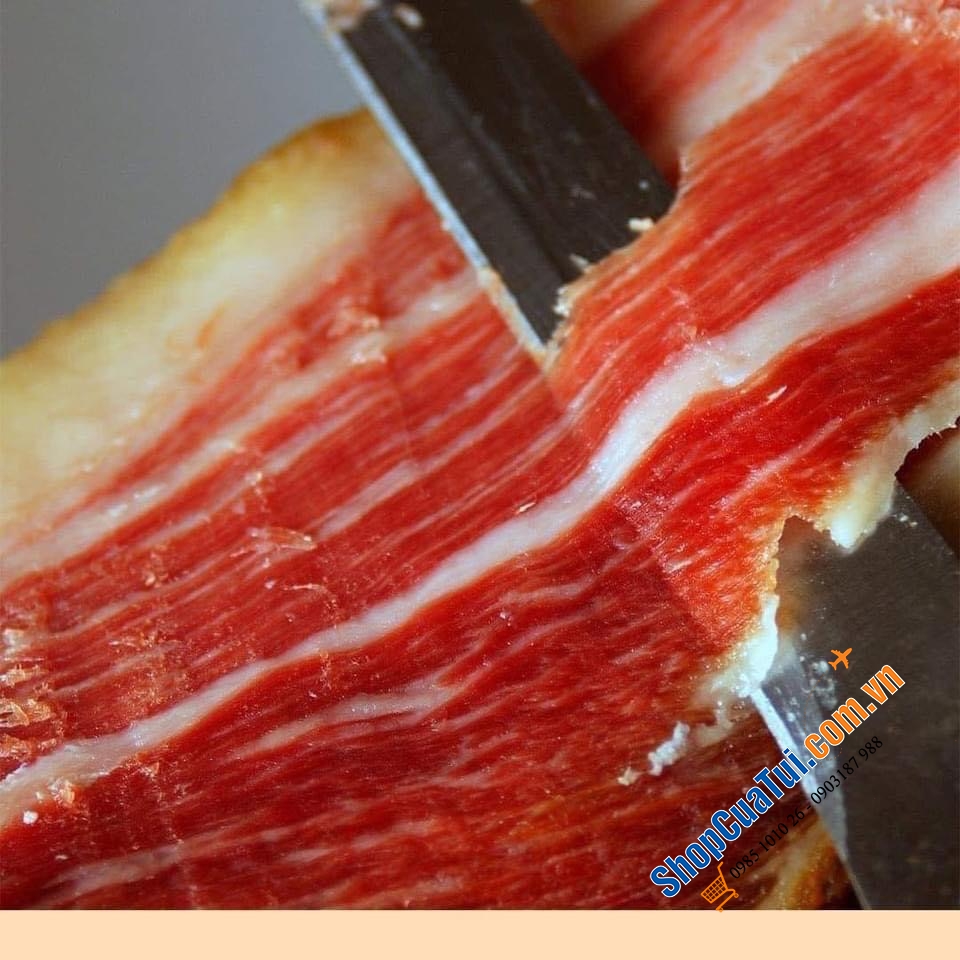 ĐÙI HEO -  ĐÙI LỢN MUỐI TÁCH XƯƠNG XÔNG KHÓI NGON NHẤT THẾ GIỚI DIONISIO SANCHEZ MINI JAMON SERRANO DUROC 1Kg đậm chất phong vị châu Âu, của Tây Ban Nha là nổi tiếng nhất.