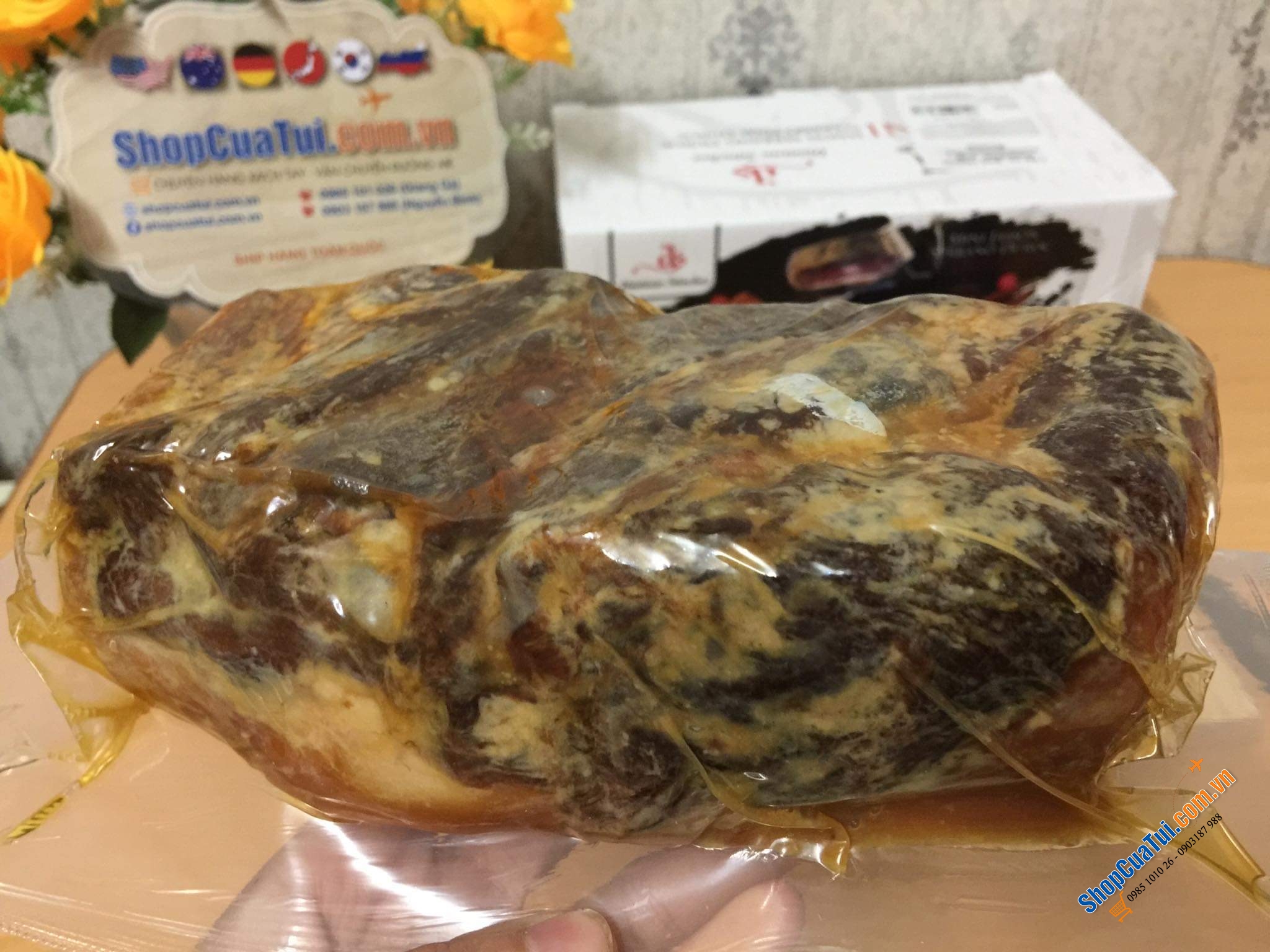 ĐÙI HEO -  ĐÙI LỢN MUỐI TÁCH XƯƠNG XÔNG KHÓI NGON NHẤT THẾ GIỚI DIONISIO SANCHEZ MINI JAMON SERRANO DUROC 1Kg đậm chất phong vị châu Âu, của Tây Ban Nha là nổi tiếng nhất.