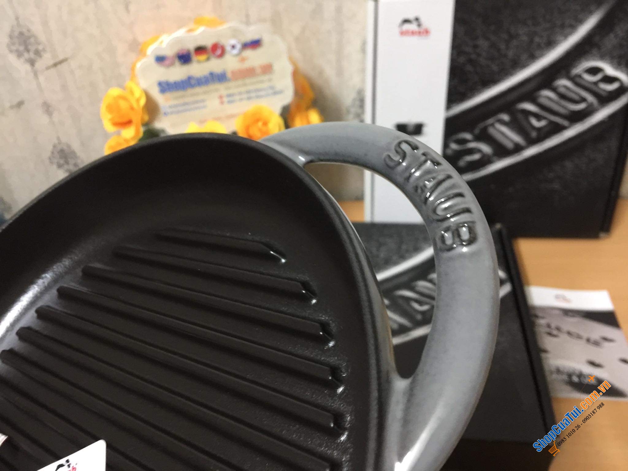 CHẢO GANG NƯỚNG STAUB 22CM - Nướng mềm và ngon ngọt hoàn hảo của bít tết, phi lê gà - Màu xám